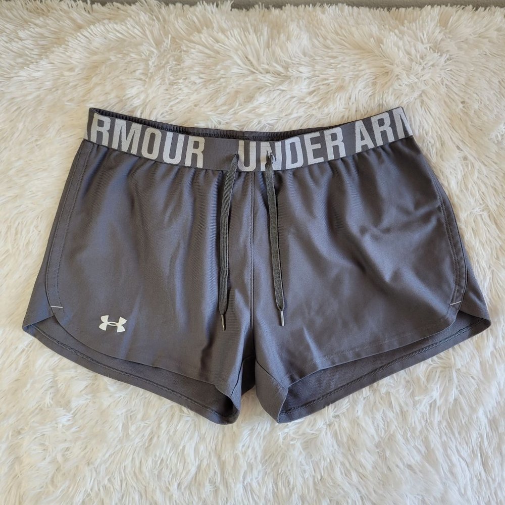 Under Armour Womens Shorts Size Medium Loose Fit Grey Activewear